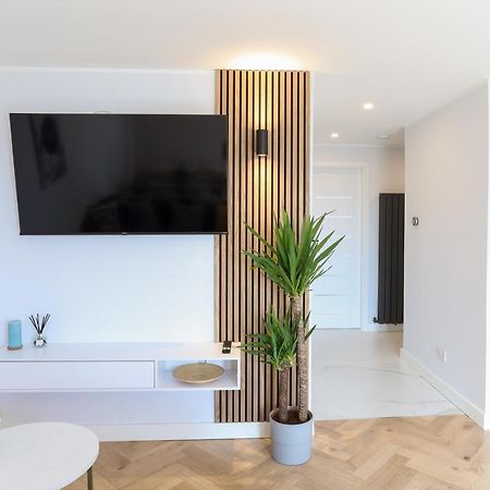 Luxurious City Centre Apartment Перт Екстер'єр фото